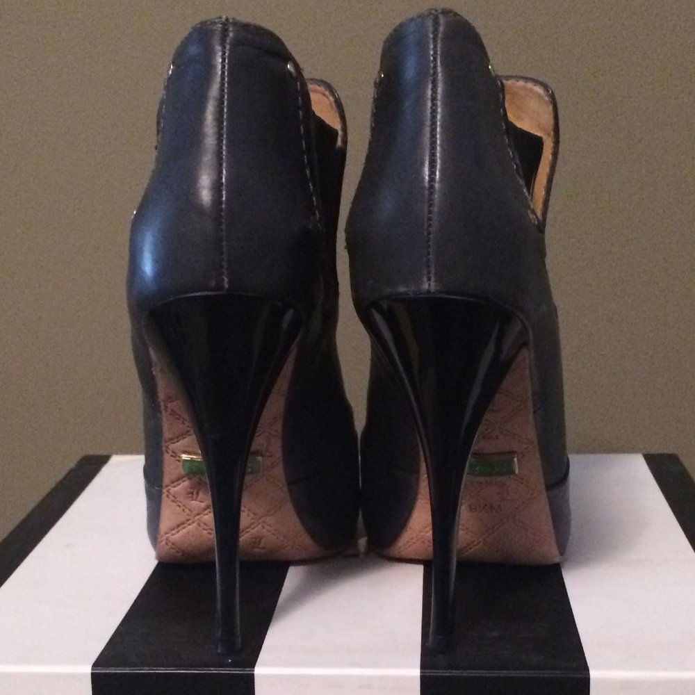 L.A.M.B. Jaro Stiletto Ankle Bootie 9.5 - Picture 4 of 8